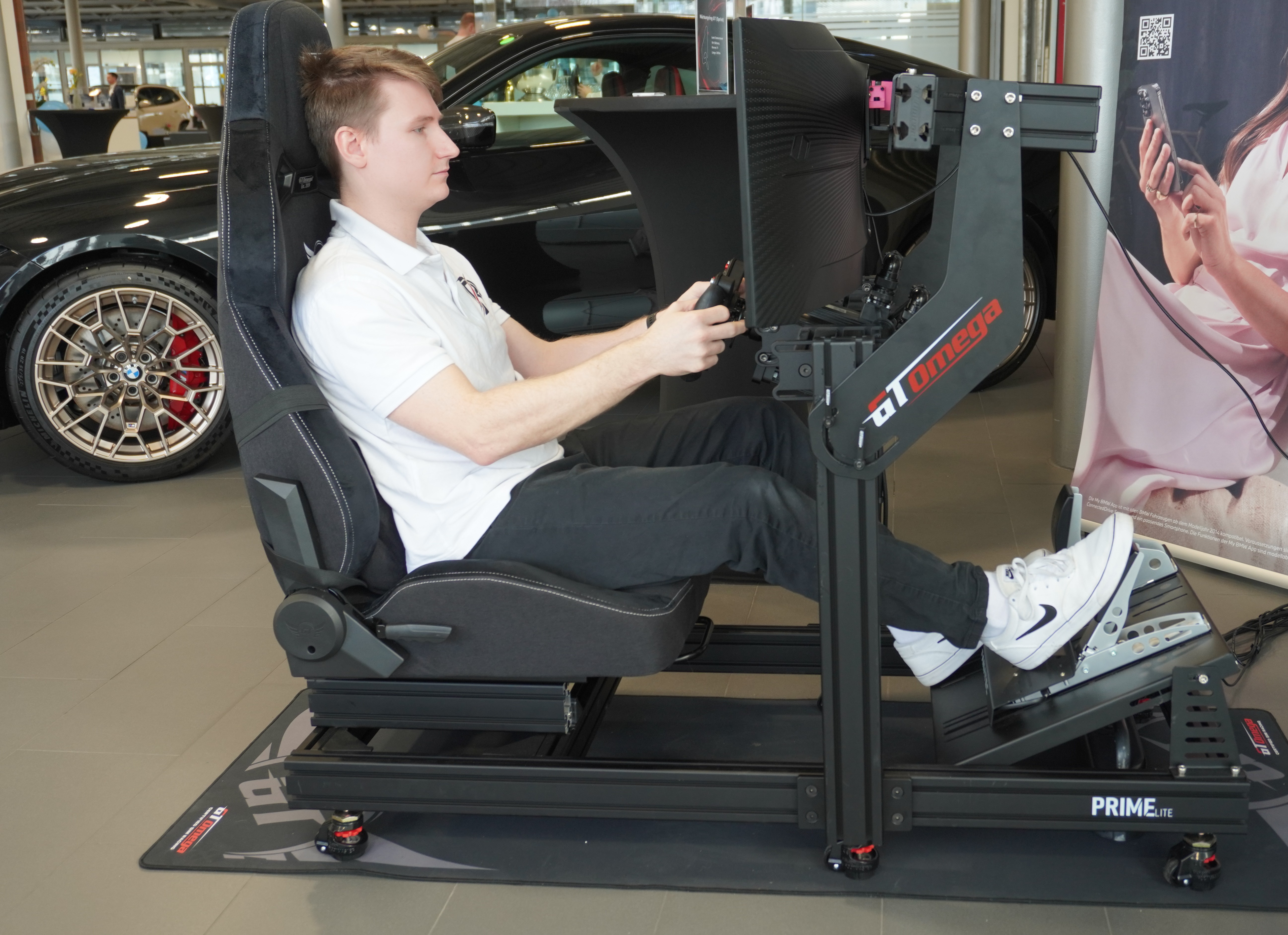 Komplettes SimRig im aktiven Renneinsatz